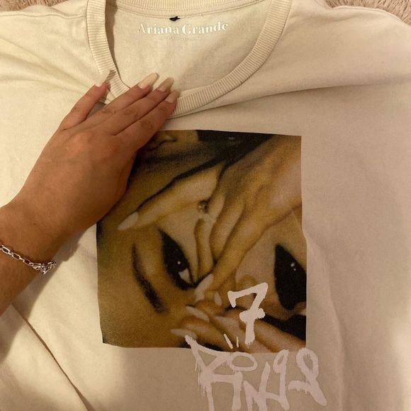Ariana Grande authentic merch sweater - Picture 2 of 3